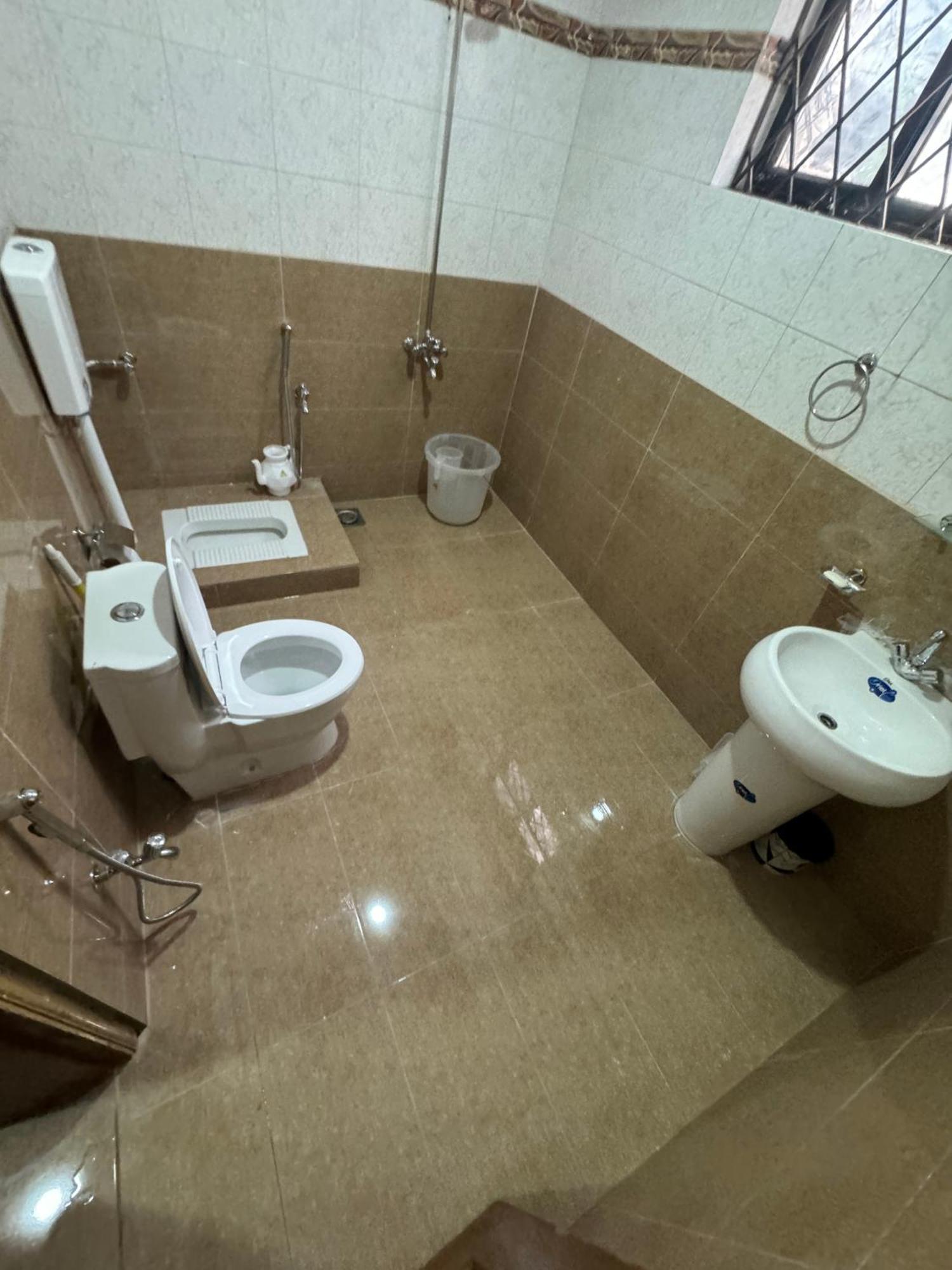 Royal Executive Inn Guest House Islamabad Eksteriør bilde